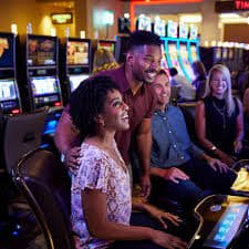 Dealer profesional Live Casino Online88 memandu permainan baccarat secara real-time